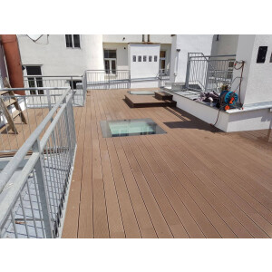 WPC Terrassendiele Massiv Hellbraun - inkl. Unterkonstruktion und Montageclips
